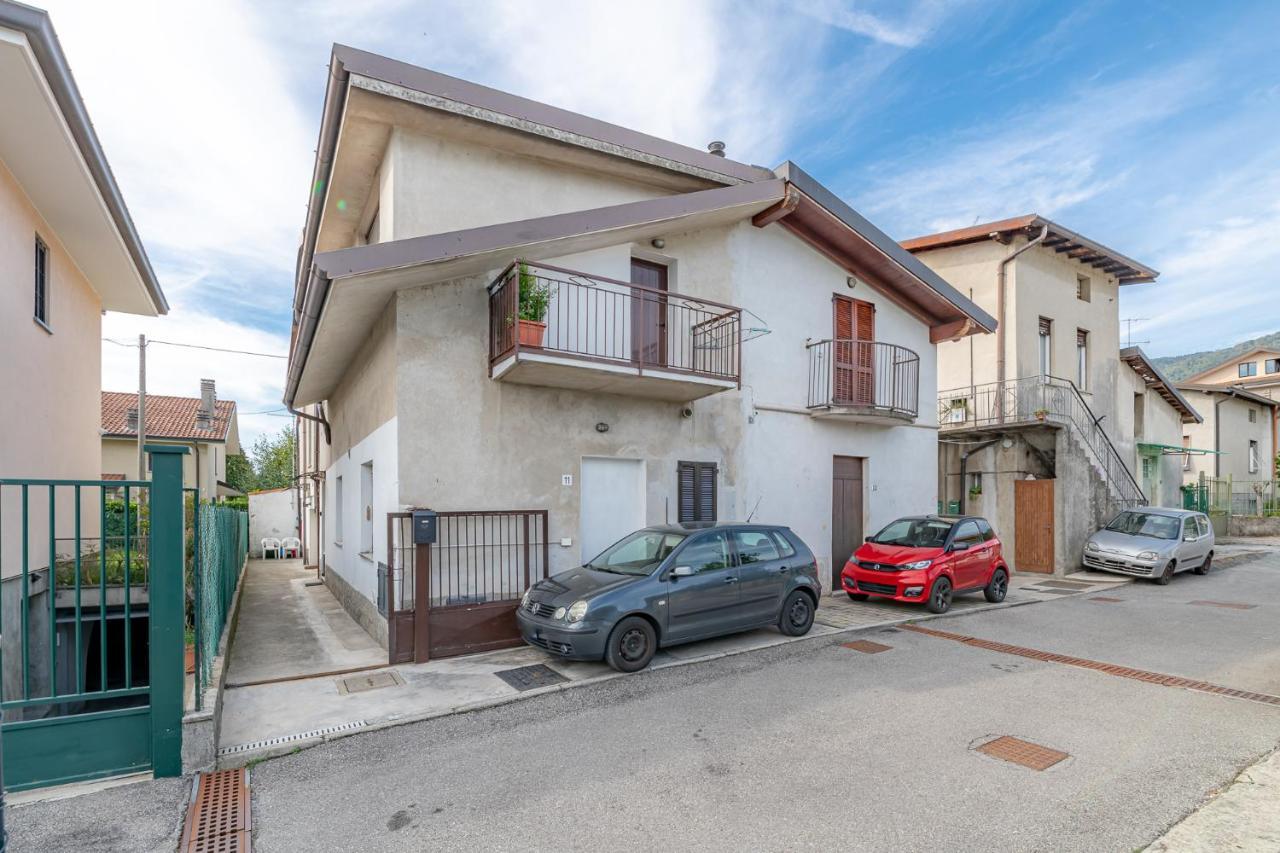 Bilocale blue relax Apartment Erba Exterior foto