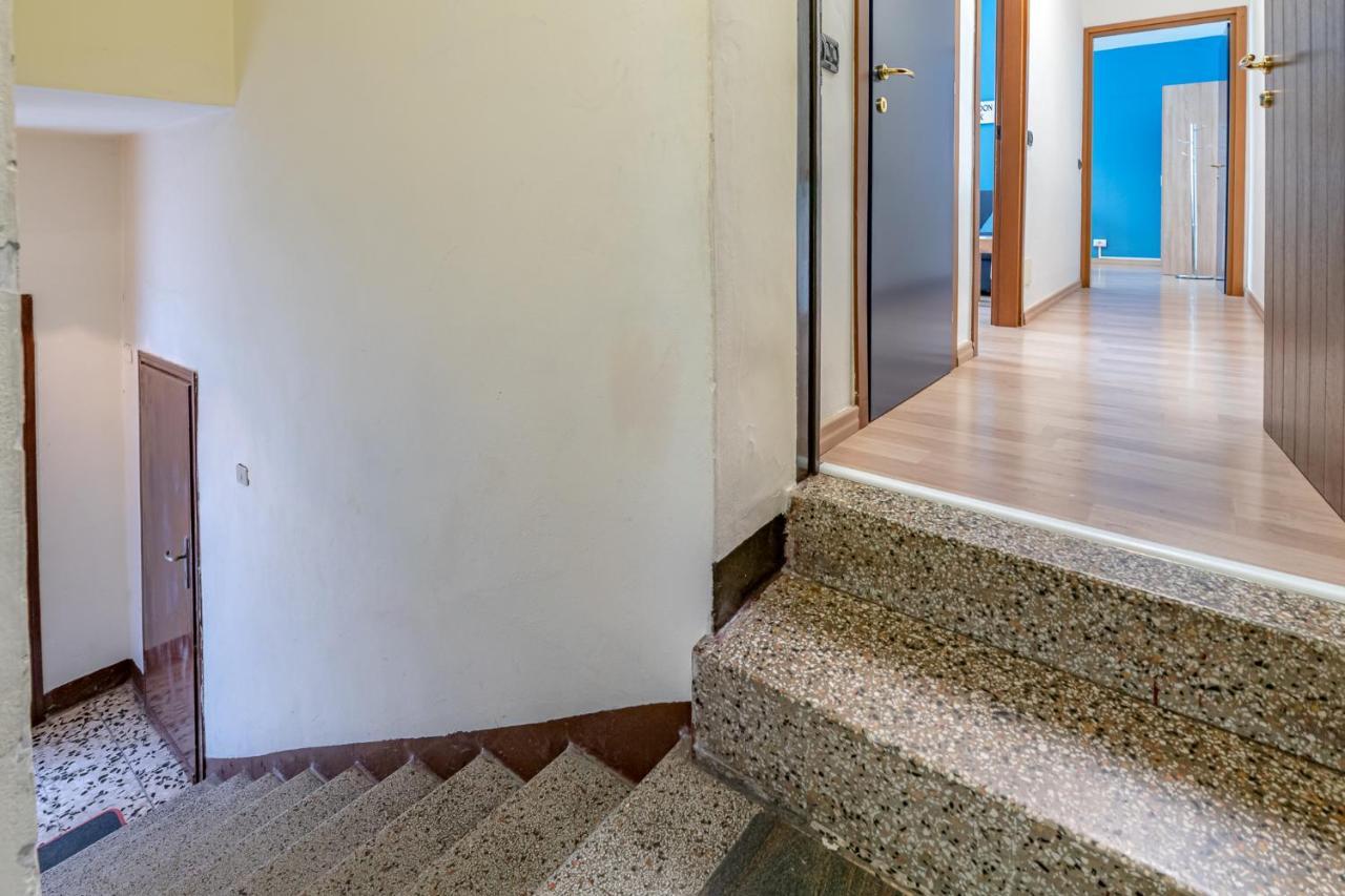 Bilocale blue relax Apartment Erba Exterior foto